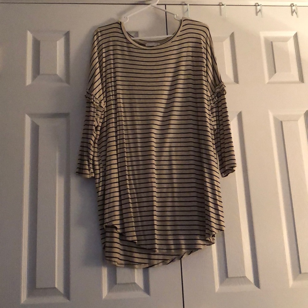 Ruffle Sleeve shirt